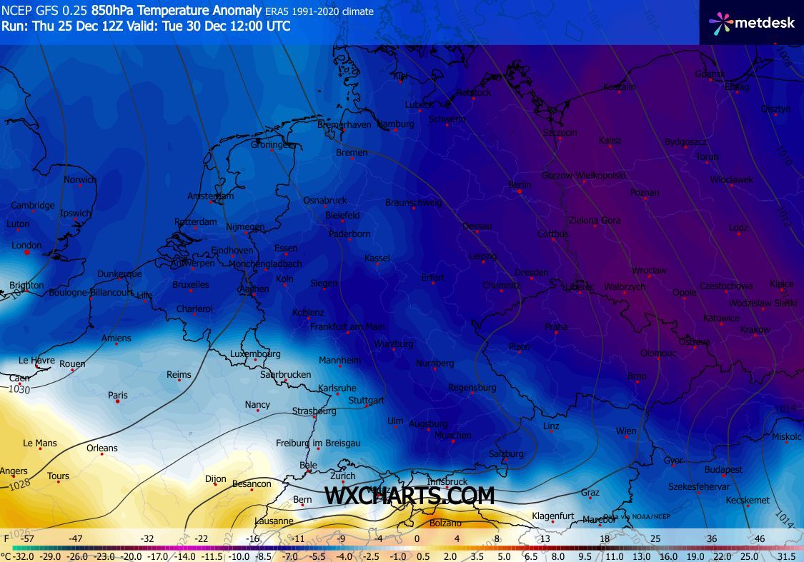 Obr. 1: Odchylka teploty vzduchové hmoty v hladině 850 hpa (cca 1500 m) 30. prosince. Zdroj: WXcharts.com