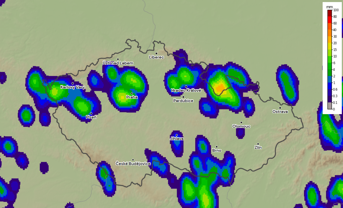 Obr. 1: Srážková činnost během pondělního odpoledne nad Českem. Zdroj: Aladin/Meteocentrum