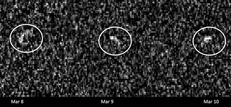 yto snímky asteroidu Apophis byly pořízeny v březnu 2021 rádiovými anténami v komplexu Goldstone v Kalifornii, který provozuje Deep Space Network, a v teleskopu Green Bank v Západní Virginii. Asteroid se nacházel ve vzdálenosti 17 milionů kilometrů (10,6 milionu mil) od Země