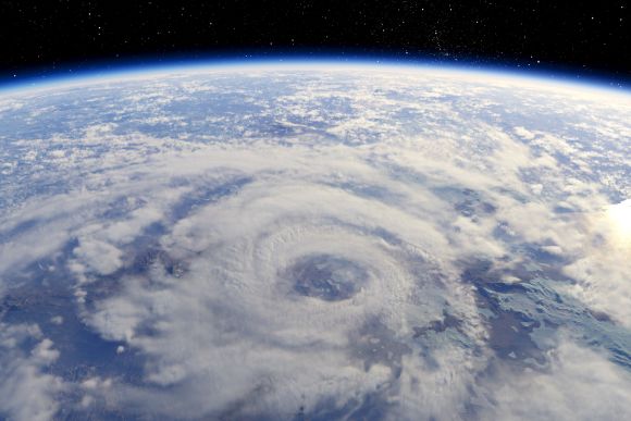 Celosvětově nejsilnější bouře roku 2020 se zrodila v Pacifiku