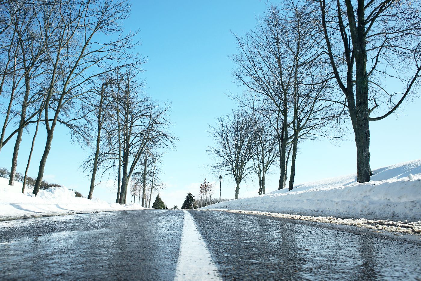 Po pondělním ochlazení přijdou chladné noci s náledím, víme, kde nejvíc zahrozí