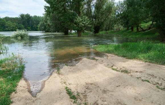 Vydatný déšť zvedl hladiny řek v severních Čechách