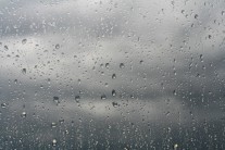 Ve čtvrtek utnou teplé počasí srážky, podívejte se na mapy